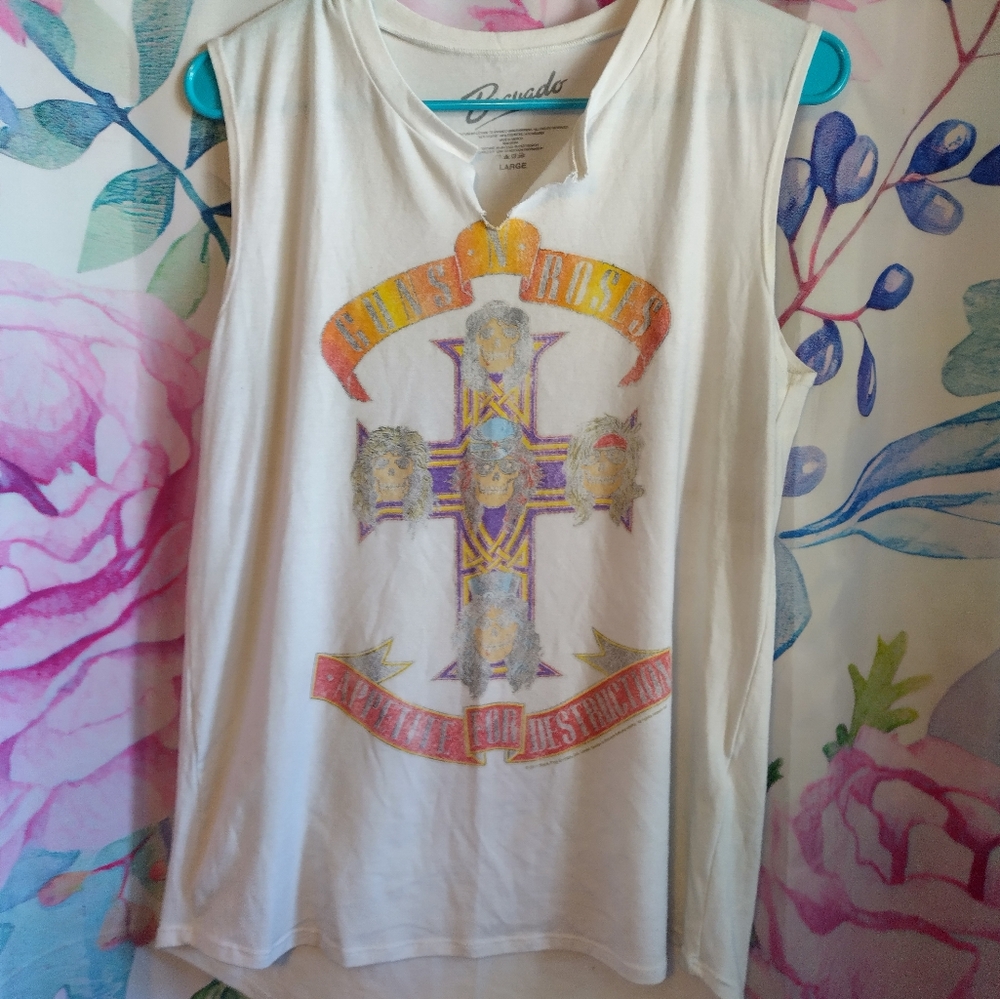 Guns n Roses V-neck Tee